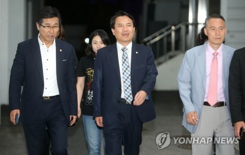 [속보] ‘선거법 위반’ 김진태 의원, 1심서 벌금 200만원 선고… 당선무효형