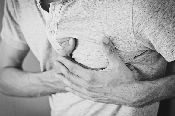 [쿡기자의 건강톡톡] 여름철에 심장마비 발생이 증가하는 이유는?