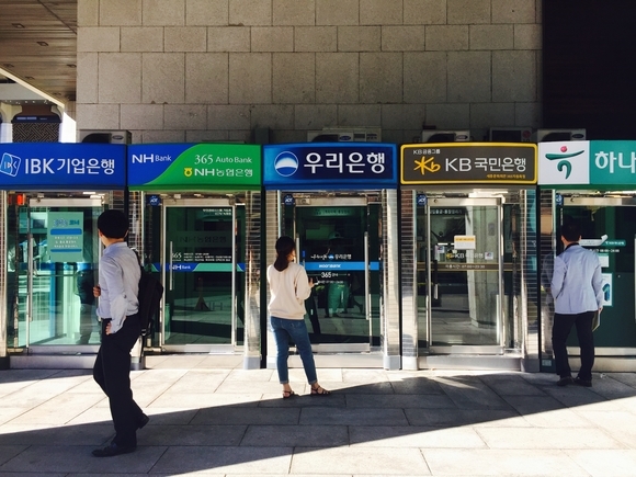 은행 사회공헌활동비 4년 연속 감소…씨티·SC '최저'
