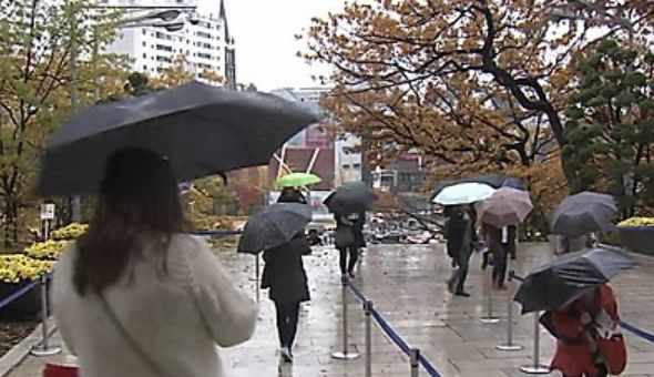 [오늘 날씨] 전국에 비, 우산 챙기세요…체감온도도 하락