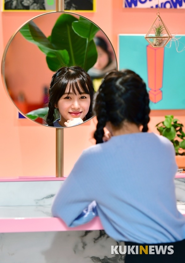 권민아 '거울아 누가 제일 예뻐?'