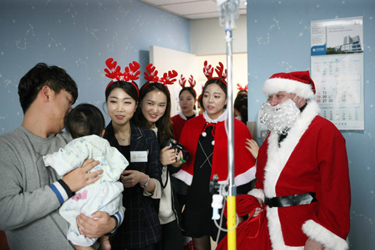 인하대병원, 소아병동 환아 위한 크리스마스 이벤트 열어
