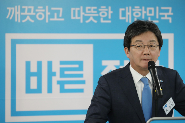 유승민 “남경필·김세연 탈당 이해 안돼… 국민의당 통합 간다”