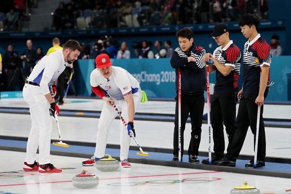한국 컬링 남자 대표팀, 미국과의 예선 첫 경기 패배