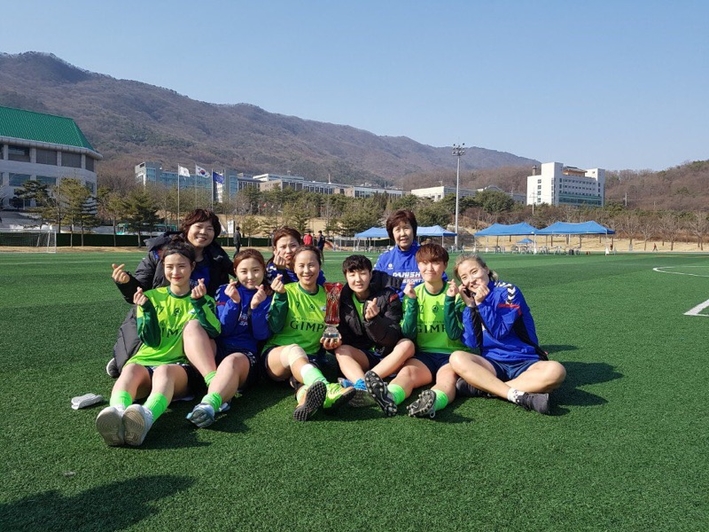 김포시여성축구단, ‘경기도축구협회장기 동호인 축구대회’서 우승