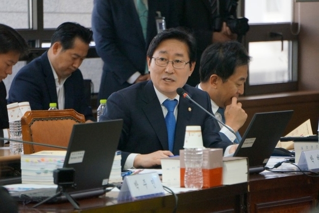 “민주당 박범계 의원, 공직선거법 위반 논란에 무전취식까지”