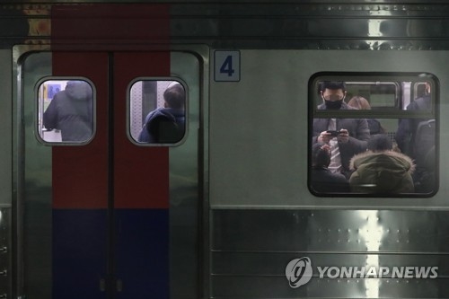 “이번엔 8호선” 수도권 지하철 잦은 고장에 시민 불만 고조