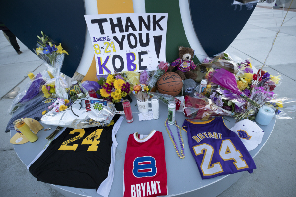 ‘코비 사망 추모’ NBA 사무국, 29일 LA 레이커스-클리퍼스전 연기