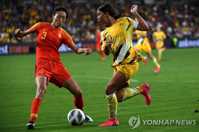 한국 여자축구, 중국과 도쿄행 티켓 결정전