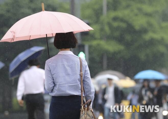 [오늘 날씨] “우산 챙기세요”… 남부지방 곳곳에 비