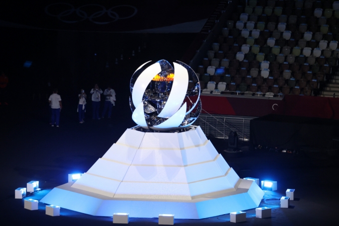 코로나 뚫고 마무리된 2020 도쿄 올림픽… 파리에서 만나요 
