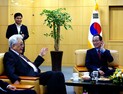 [쿠키 줌 인] '北 장웅 위원'에게 전북도 소개하는 '송하진 도지사'