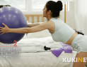 [쿠키영상] 모델 서리나의 애플힙 만드는 방법…짐볼을 이용한 힙업 운동