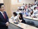 황교안 ‘아들 스펙 발언’ 두고 여야 공방 격화
