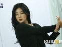 [쿠키영상] 연극배우 겸 안무가 김유림의 춤 연습…일과 몸매 관리를 동시에 해결