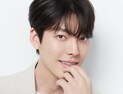 김우빈 “무서웠던 ‘외계+인’, 덕분에 성장했죠”