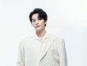 민우혁 “눈물을 참고 있어요”