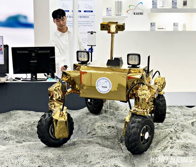 원자력전지 탑재 달탐사 우주로봇 ‘LAPIS' 공개
