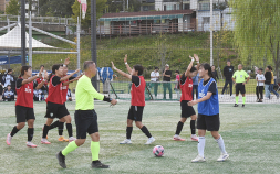 여자 축구 ‘하프타임’ 정상 등극…서울 이랜드 FC ‘2024 레울컵’ [쿠키 현장]