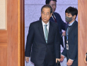 ‘첫 탄핵심판’ 헌재 출석한 한덕수 총리…“겸허히 임하겠다”