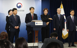 “의대 ‘더블링’ 막아야”…교육부, 4가지 교육 모델 제시