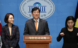 민주당 “이준석, ‘또래 룸살롱’ 발언 함익병 해임해야” [21대 대선]