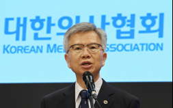 학교 떠난 의대생, 1년 만에 복귀...“국회·정부 믿고 전원 돌아가겠다”