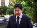 ‘부정거래 의혹’ 방시혁, 포토라인 섰다…첫 경찰 조사에 “심려 끼쳐 송구”
