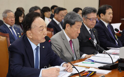“적십자사가 신천지 홍보대행사인가”…與, 김철수 회장 사퇴 요구 [2025 국감]