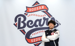 두산, 아시아쿼터 투수로 ‘NPB 9년 차’ 타무라 영입…“필승조 소화 가능”