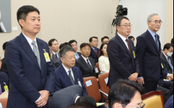 보안에 발목 잡힌 SKT·KT·LGU+…“AI 신사업, 신뢰 없인 불가능” [2025 산업 결산]