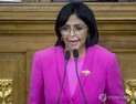 베네수 부통령, 임시 대통령 취임…“불법적 군사 침략으로 국민 겪은 고통에 슬픔 느껴”