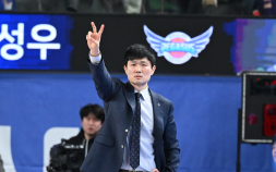 한국가스공사, 강혁 감독과 2년 재계약…2027-28시즌까지 동행