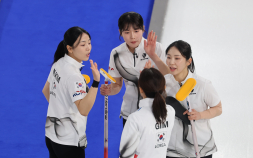 ‘한일전 승리’ 韓 여자 컬링, 일본 꺾고 3승2패…준결승 진출 청신호 [밀라노 동계올림픽]