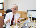 통증 심한 무릎 관절염, 증상 완화 위해 고려해볼 수 있는 치료법