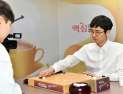 변상일, ‘기선’ 박정환 격파…맥심커피배 결승 1국서 기선 제압
