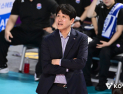 정규 우승 이끈 김종민 도로공사 감독, 챔프전 앞두고 전격 결별