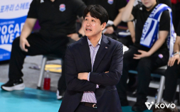 정규 우승 이끈 김종민 도로공사 감독, 챔프전 앞두고 전격 결별