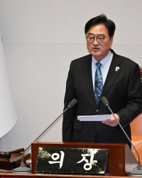우원식, 국힘 필버 조짐에 눈물 속 본회의 산회…“개헌안 상정 않겠다”