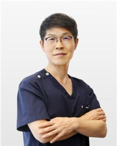 부모님 삶의 질 높이는 구강 건강 점검… 임플란트 시 고려사항은