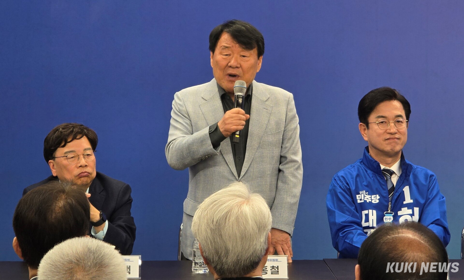 염홍철(상임선대위원장) 전 대전시장이 9일 대전시정이 너무도 어려운 상황이라고 말하고 있다. 사진=명정삼 기자