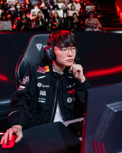 T1, DK 2-0 완파…1라운드 패배 설욕