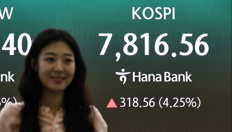 코스피, 개장 직후 7800선 돌파…매수 사이드카 발동