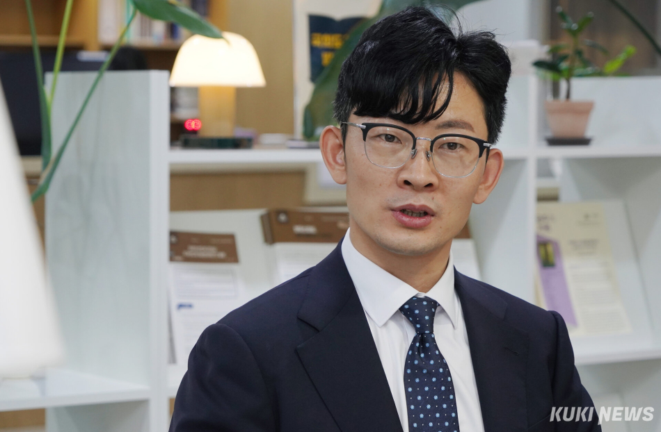 박충권 국민의힘 원내수석대변인이 2024년 5월2일 서울 여의도 국회 의원회관에서 쿠키뉴스와 인터뷰하고 있다. 박효상 기자
