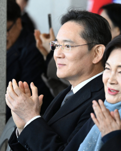 이재용 회장, 주식가치 50조 첫 돌파…삼성家 100조 시대 진입