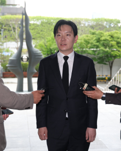 ‘연어 술파티’ 의혹 박상용 검사, 대검 감찰위 출석…“사실과 다른 부분 설명”