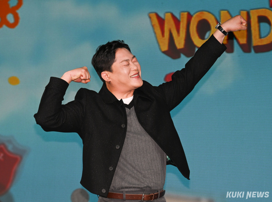 배우 임성재가 12일 오전 서울 종로구 JW메리어트 동대문 스퀘어에서 진행된 넷플릭스 시리즈 ‘원더풀스’ 제작발표회에서 포즈를 취하고 있다.