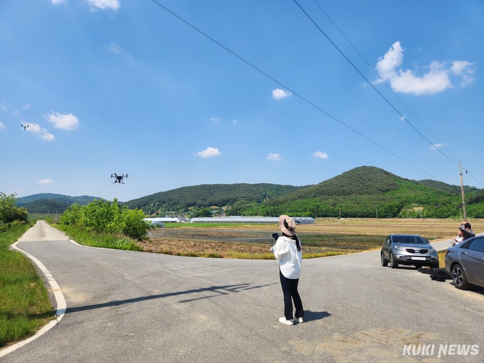 충남도는 14일 부여군 원산천 일원에서 부여·서천군과 함께 ‘드론영상 실시간 통합관제 합동 훈련’을 펼쳤다.