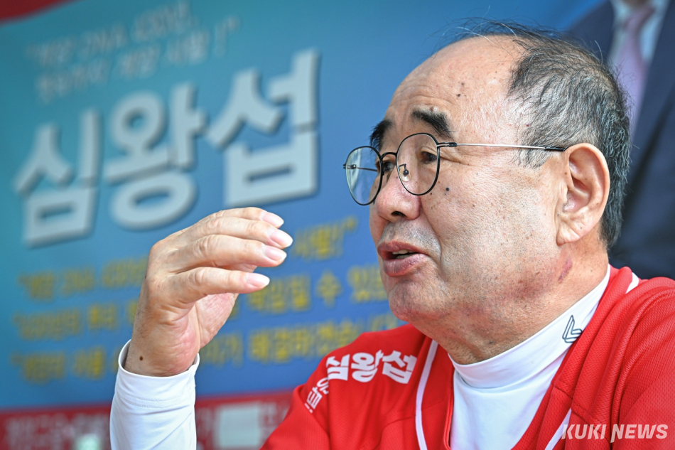 심왕섭 국민의힘 계양을 국회의원 보궐선거 후보가 19일 인천 계양구에 위치한 선거사무소에서 쿠키뉴스와 인터뷰하고 있다. 남동균 기자