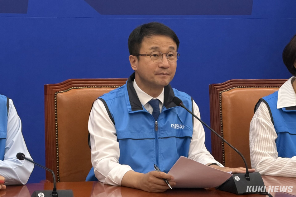한병도 더불어민주당 원내대표가 21일 서울 여의도 국회에서 열린 정책조정회의에서 발언하고 있다. 유병민 기자